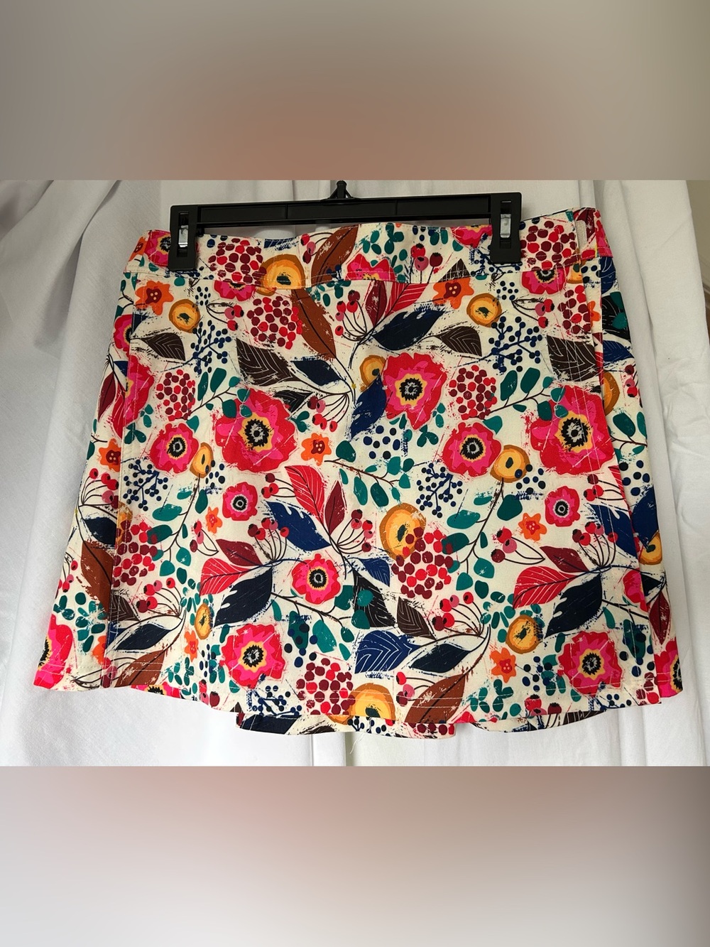 Ripskirt Hawaii Floral Mini Skirt. Velcro on/off. Adjustable Waist. Medium